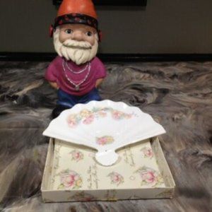 VINTAGE GENUINE FINE BONE CHINA FAN PLATE COLLECTA